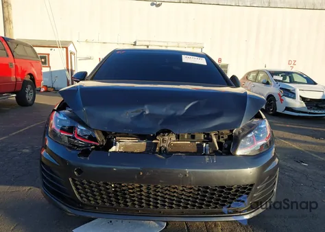 2015 Volkswagen Golf Gti 2.0T Se 4-Door z USA, uszkodzony, nr VIN 3VW4T7AU7FM094237